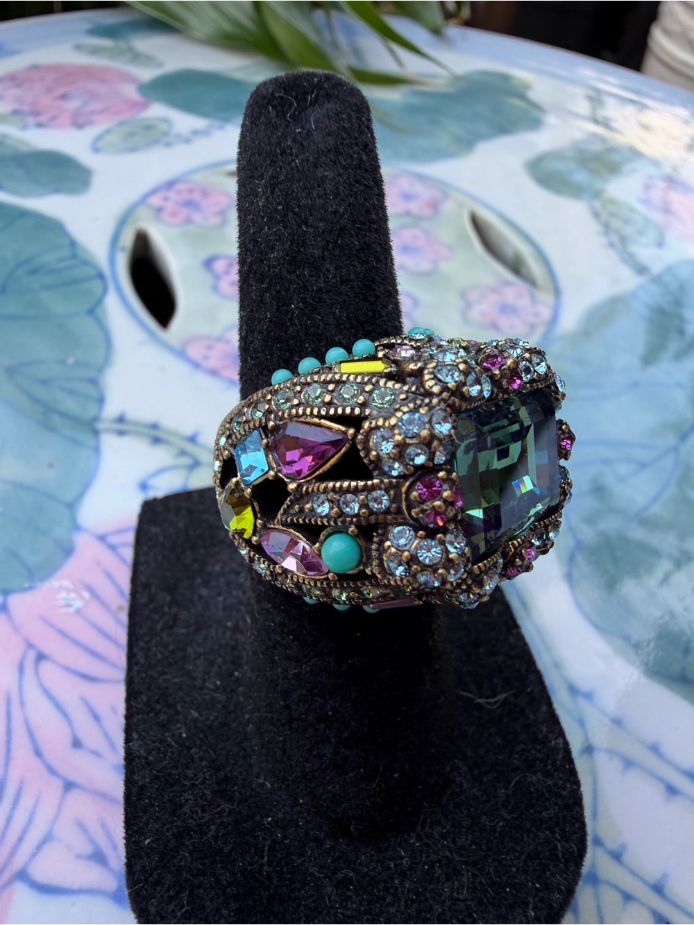 Heidi Daus ‘Damselfly’ Multi-Crystal Dragonfly Cocktail Ring.” Size 5 - Picture 4 of 11